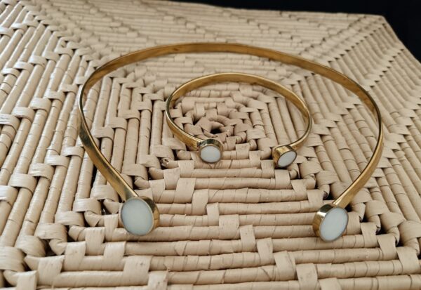 ensemble collier bracelet pierre blanche