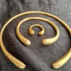 ensemble collier bracelet bague or forme arrondi