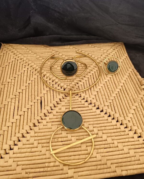 ensemble collier bracelet bague pierre noir