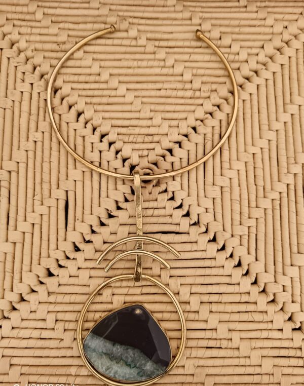 collier pierre bleue
